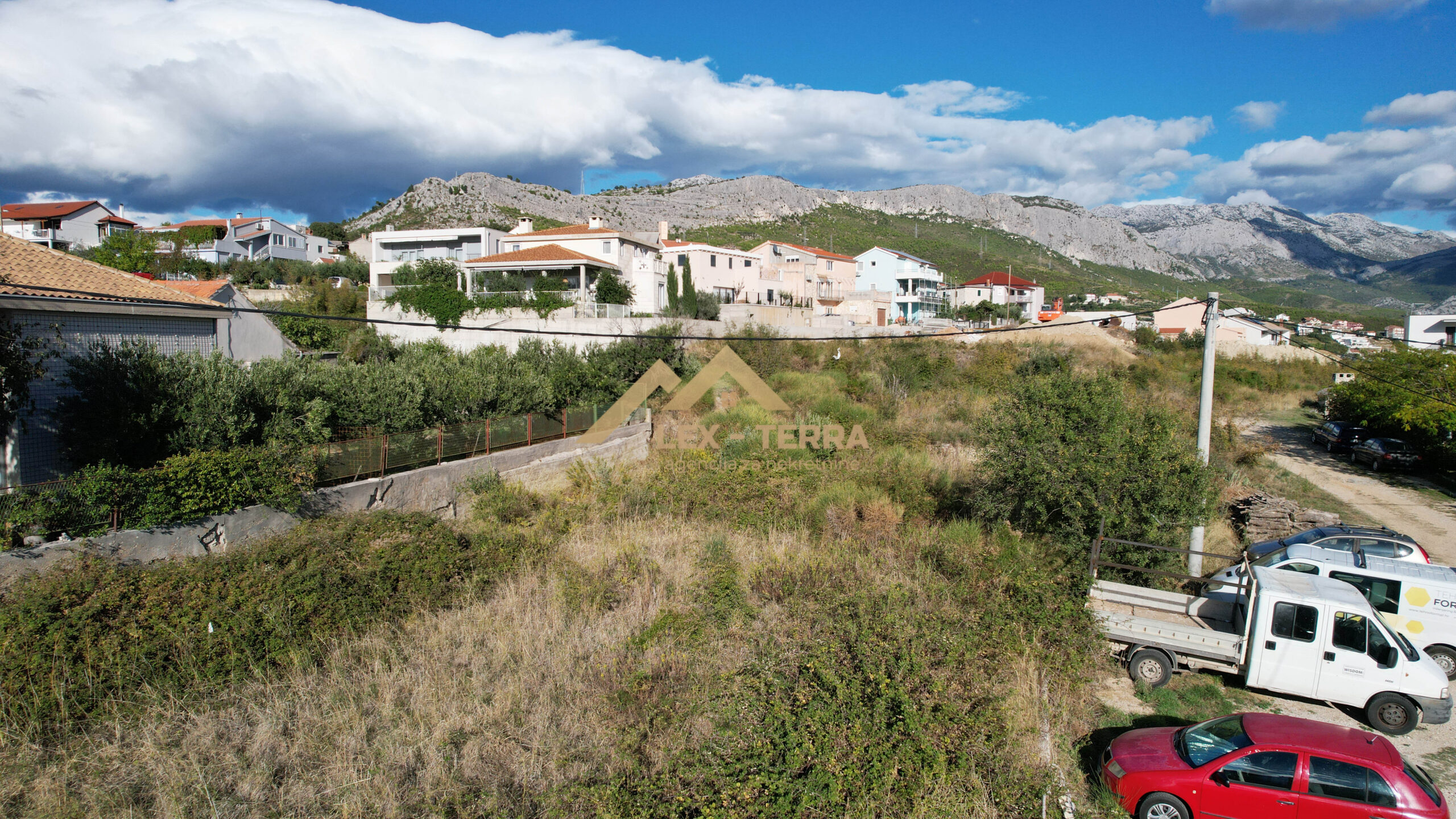 dji_fly_20251007_160640_105_1760032172966_photo-1