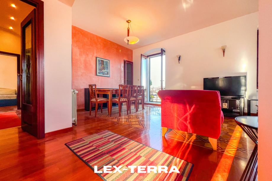 split-varos-luksuzno-renoviran-gradanski-stan-94-m-privatni-vrt-slika-280423786
