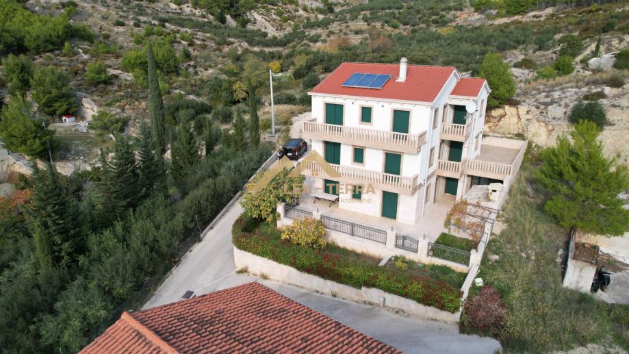 kuca-jesenice-497.00-m2-slika-239670829-1
